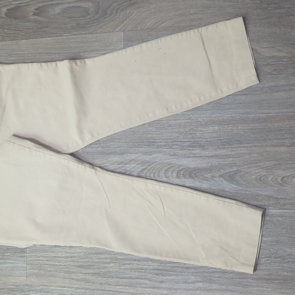 ❤️5/$25 Old Navy Women Khaki Chinos Pixie Pants - Picture 3 of 5